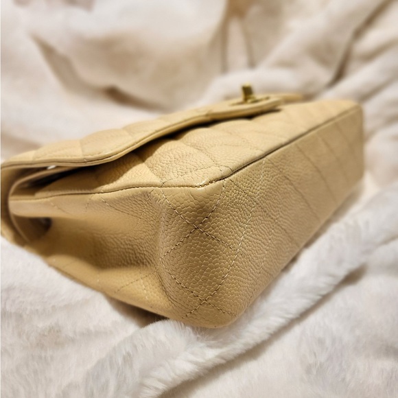 Chanel beige medium classic flap gold hardware - Picture 16 of 16